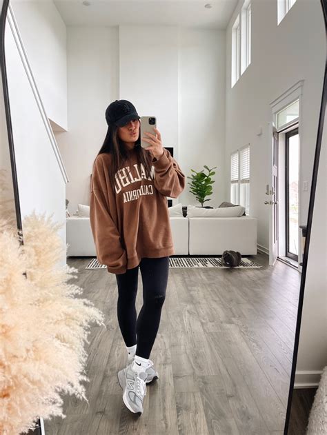 oversized hoodie and leggings outfit